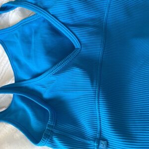 Power pivot ribbed tank in blue